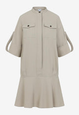 فستان بطول منتصف الساق بشعار الماركة