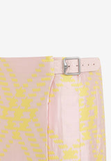 تنورة قصيرة بنقشة مربعات بقَصة مُتدرجة