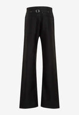 جينز واسع من الأسفل