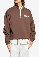 Jacquemus Gros Grain Half-Zip Sweatshirt Brown SSM00313 AJ00174-881