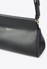 Medium Enchaîné Leather Shoulder Bag