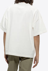 تي شيرت برقبة دائرية مع شعار مطبوع