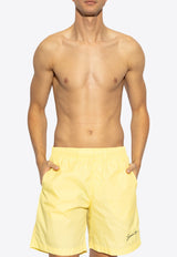 شورت سباحة بشعار مُميز