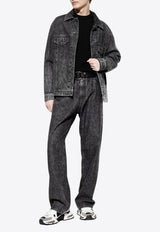 جاكيت من الدنيم بتأثير باهت بشعار الماركة