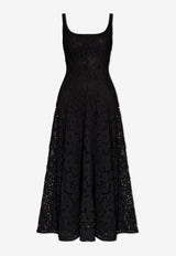 فستان من الدانتيل بطول منتصف الساق ونمط زهور