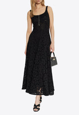 فستان من الدانتيل بطول منتصف الساق ونمط زهور