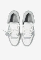 سنيكرز أوت أوف اوفيس من الجلد بياقة منخفضة