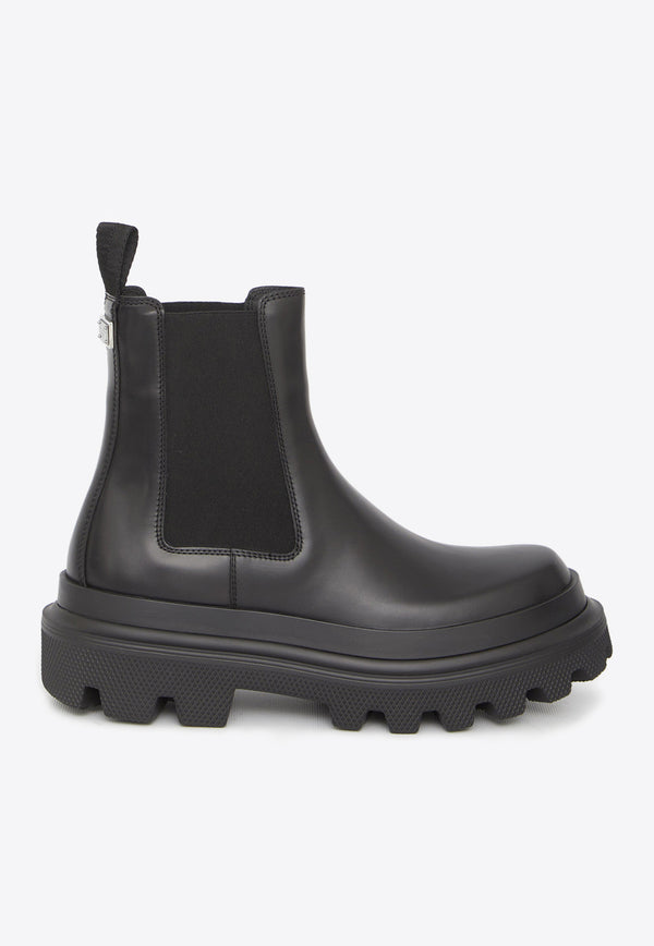 Dolce & Gabbana Trekking Chelsea Boots in Calf Leather Black A60565-AB640-80999