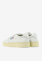 Autry Medalist Low-Top Sneakers White AULMLL15_86c70fda-2bc7-48ad-b973-8e72e5d7ed8b