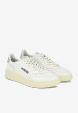Autry Medalist Low-Top Sneakers White AULWLL05_751abcc7-f89c-42bb-9ac9-33f6f5c15864