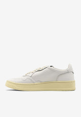 Autry Medalist Low-Top Sneakers White AULWLL15_ce9d48e0-bff9-4e33-9c32-b4d6c46da64a