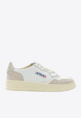 Autry Medalist Low Sneakers White AULWLS14_b44069ff-81ad-4d02-838a-ea0148cbe057