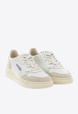 Autry Medalist Low Sneakers White AULWLS14_b44069ff-81ad-4d02-838a-ea0148cbe057