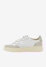 Autry Medalist Low Sneakers White AULWLS14_b44069ff-81ad-4d02-838a-ea0148cbe057