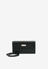 محفظة كيلي تو غو من جلد الكامكيلا باللون الأسود مع أجزاء معدنية باللون الفضي والذهبي