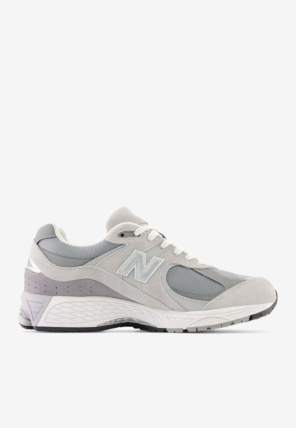 New Balance 2002R Low-Top Sneakers in Concrete/Harbor Gray M2002RXJ