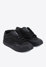 سنيكرز سكيت بياقة منخفضة مع شعار الماركة