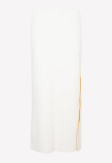 تنورة ضيقة بطول منتصف الساق