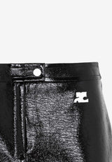 تنورة قصيرة من الفاينيل بشعار الماركة