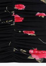 فستان قصير بطبعة زهور وبأكتاف مكشوفة