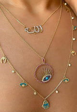 قلادة سويت كولكشن من الذهب الأصفر عيار 18 قيراط والمينا والألماس الأبيض