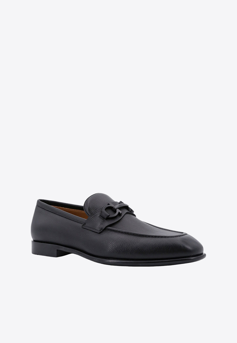 Salvatore Ferragamo Foster Gancini Loafers in Hammered Leather Black 021669768931_NERO