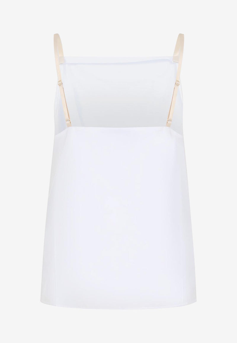 توب بلا أكمام بقَصة مُستقيمة