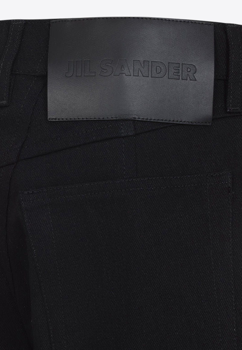 04 Straight-Leg Jeans