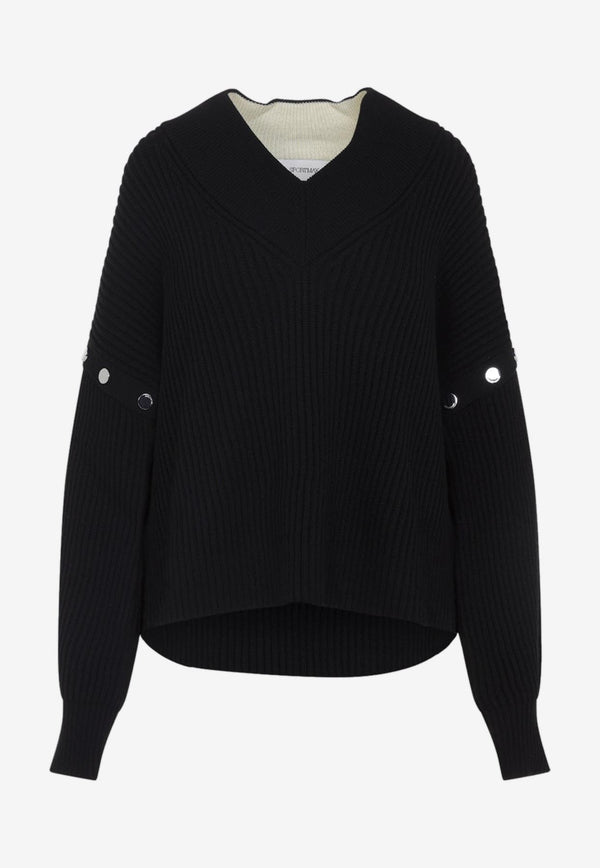 Tay V-neck Snap-Buttons Sweater