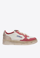 Autry Medalist Low Super Vintage Leather Sneakers Red AVLWSV49_3f3cd986-cbf8-40ab-8e34-0092e6d36327