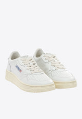 Autry Medalist Leather Low-Top Sneakers White AULW-LL15_69d068de-88dc-4d1d-990e-e5234253026e