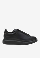 McQueen Oversized Low-Top Sneakers Black 553680WWAAN/T_ALEXQ-1002