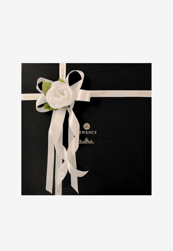 Butterfly Garden Round Plate