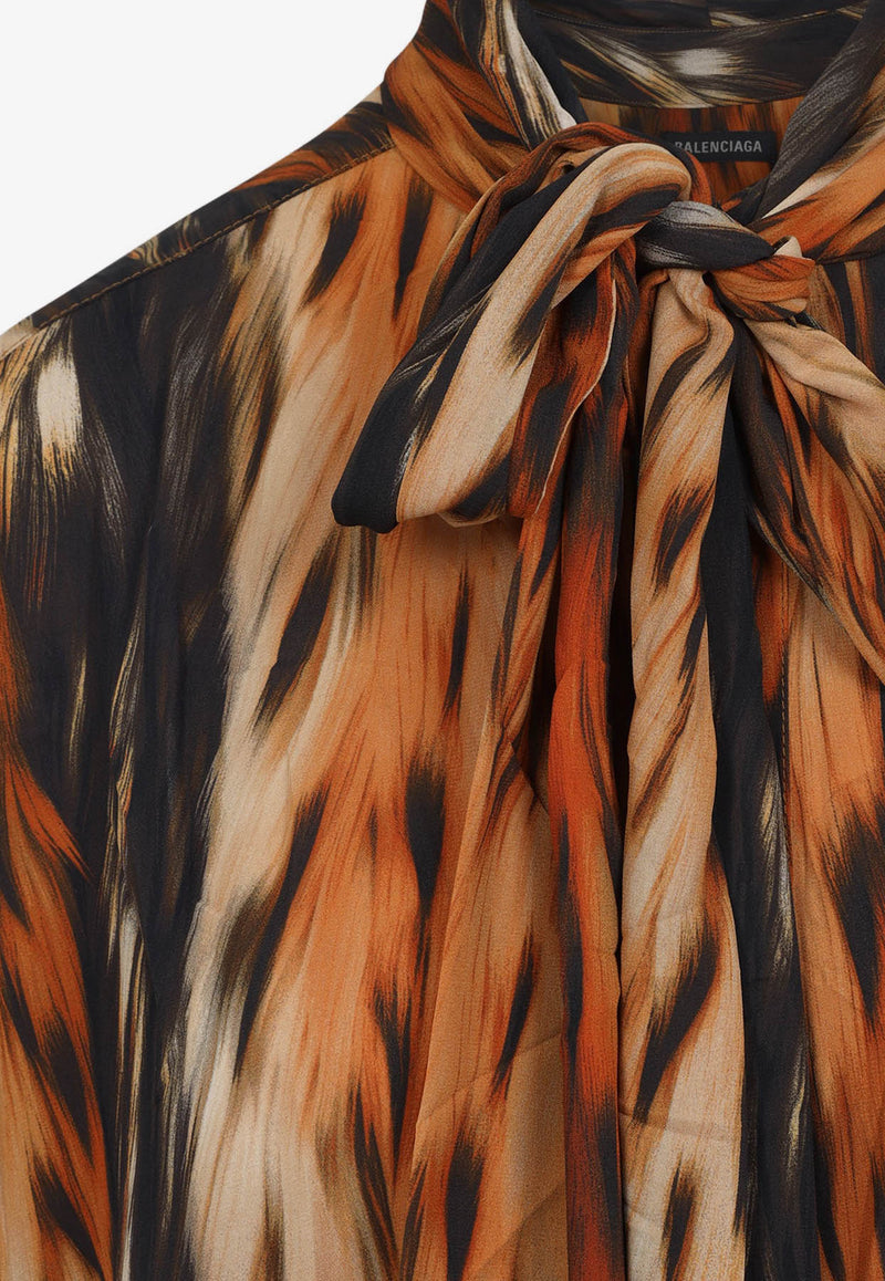 فستان طويل معقود بنمط مكرر