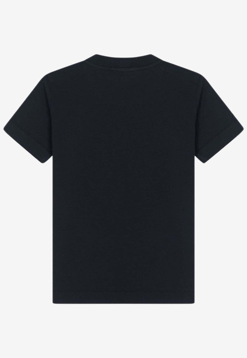 تي شيرت برقبة دائرية ورقعة شعار الماركة للأولاد