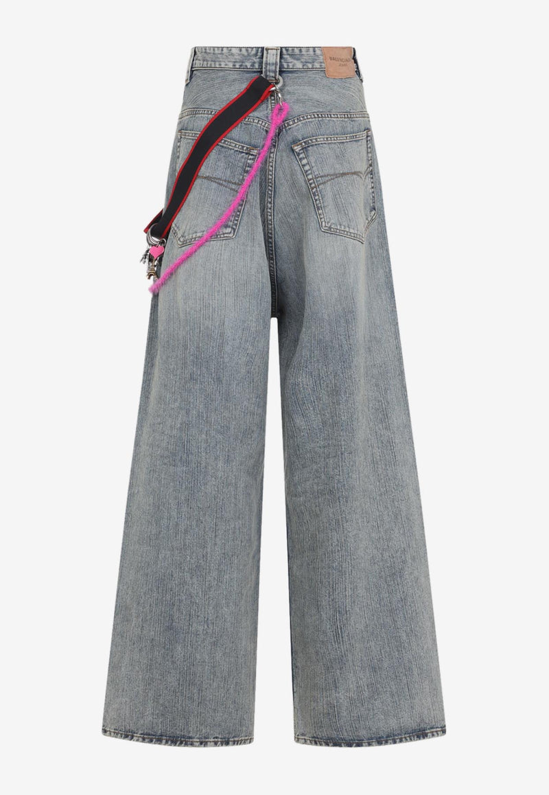 جينز واسع بحُلي