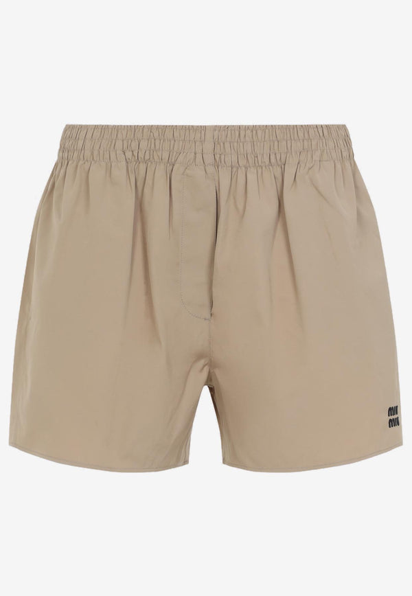 شورت رياضي بشعار الماركة