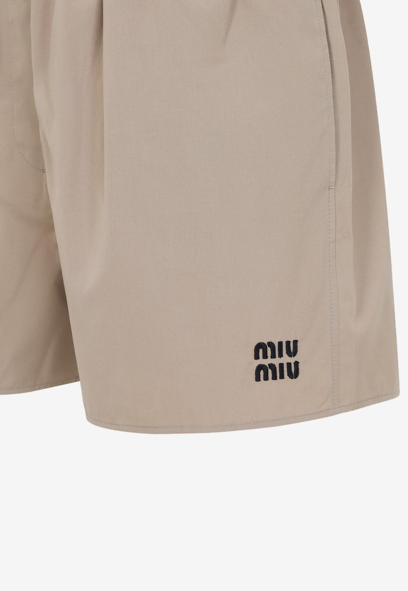 شورت رياضي بشعار الماركة