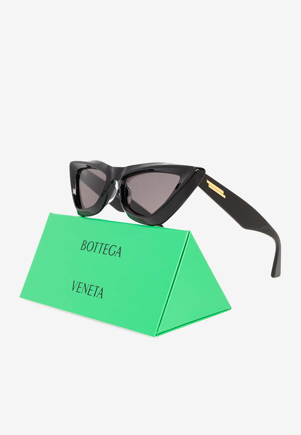 Bottega VenetaPointed Cat-Eye Sunglasses660165 V2330-1049Gray