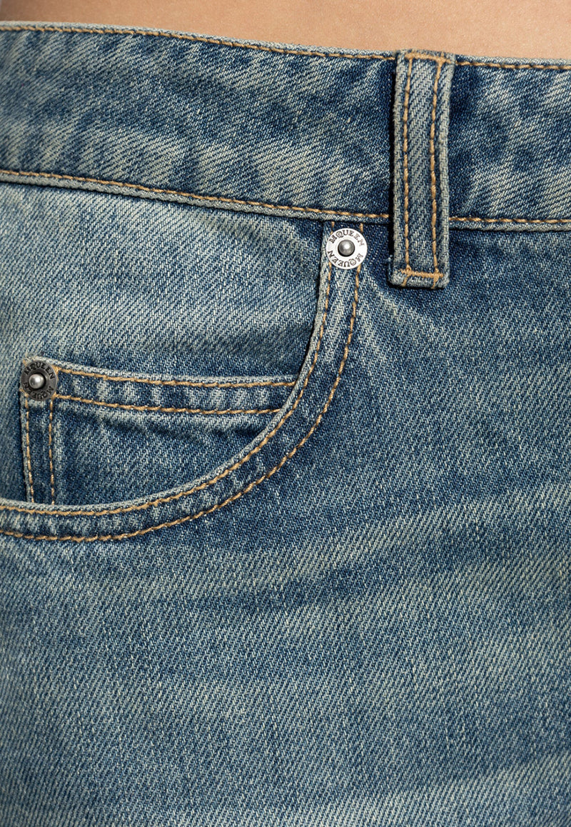 جينز بقَصة متدرجة واسعة من الأسفل