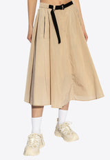 تنورة بطول منتصف الساق برقعة شعار الماركة بحزام