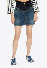 تنورة قصيرة من الدنيم بأجزاء متباينة