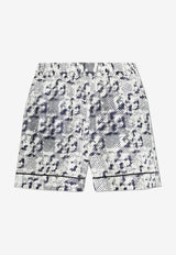 شورت من الحرير بطبعة شعار الماركة