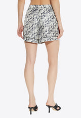 شورت من الحرير بطبعة شعار الماركة