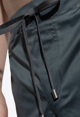 شورت سباحة بشعار مطبوع