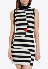 فستان قصير مُقلّم بقَصة ملائمة لشكل الجسم