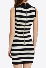 فستان قصير مُقلّم بقَصة ملائمة لشكل الجسم