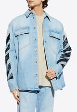 قميص دنيم بأزرار وطبعة أسهم