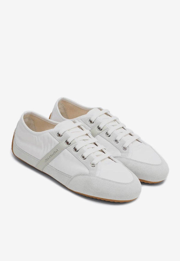 Givenchy Slim Low-Top Sneakers White BH00AZH1WL/R_GIV-100