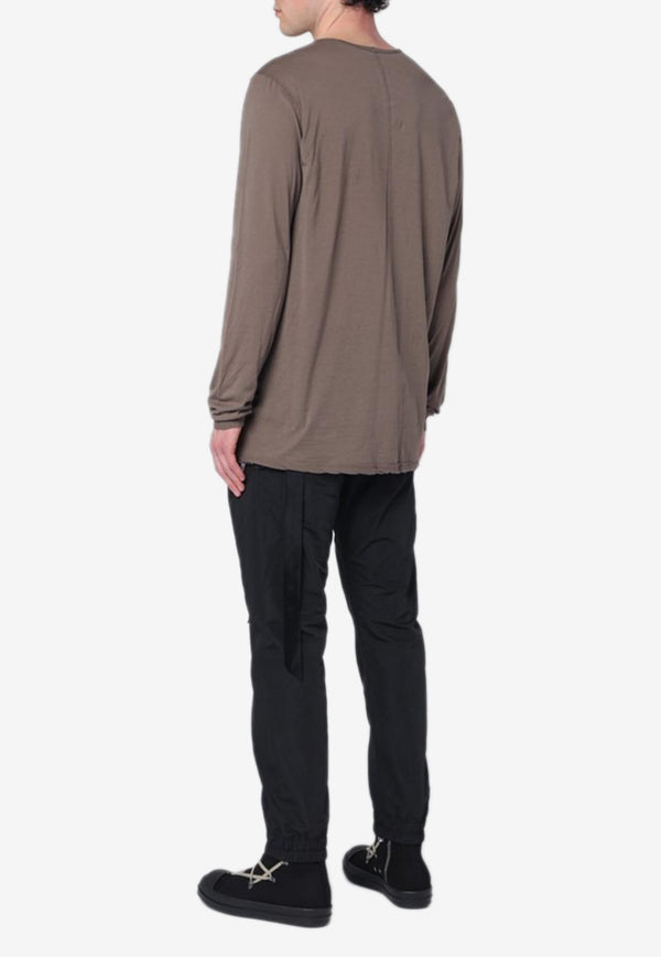 Essential Long-Sleeved T-shirt